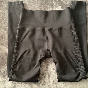 Alphalete aero leggings